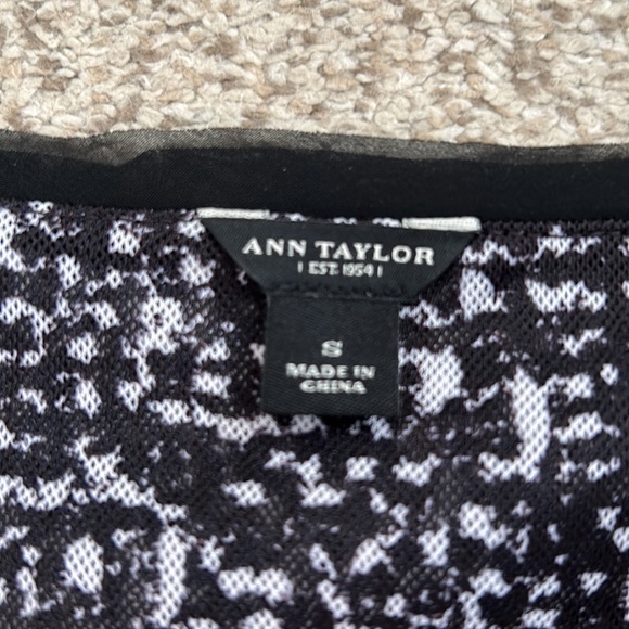 Ann Taylor Sleeveless Sequin Top, Small - Picture 5 of 11